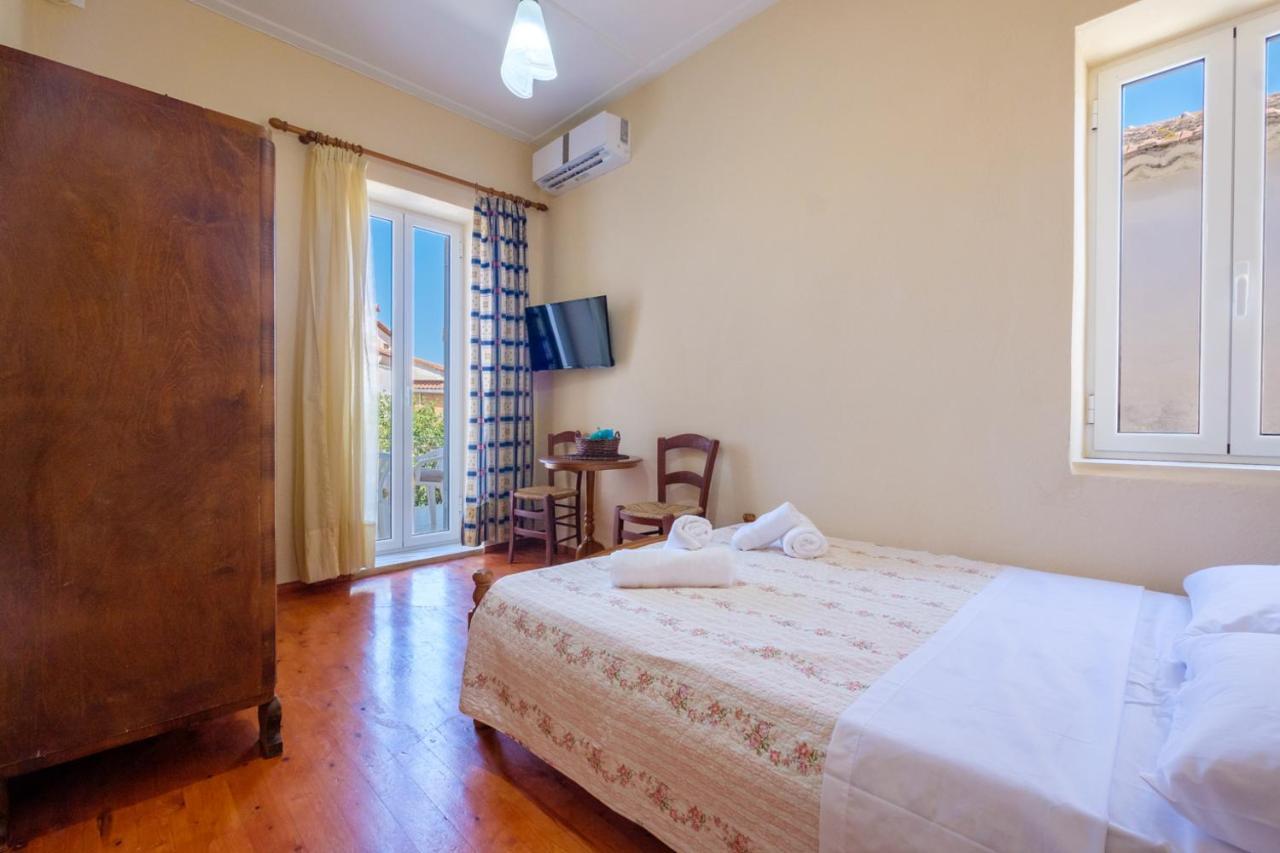 Annetas House Apartment Nea Koroni Bagian luar foto